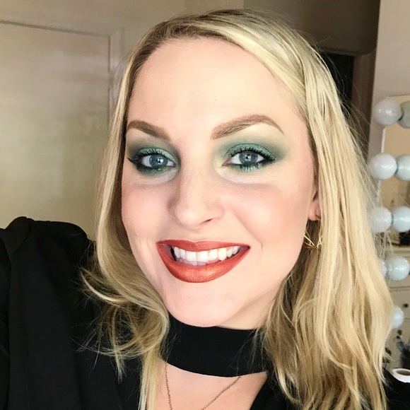 Meet your Posher, Dee - Picture 1 of 1